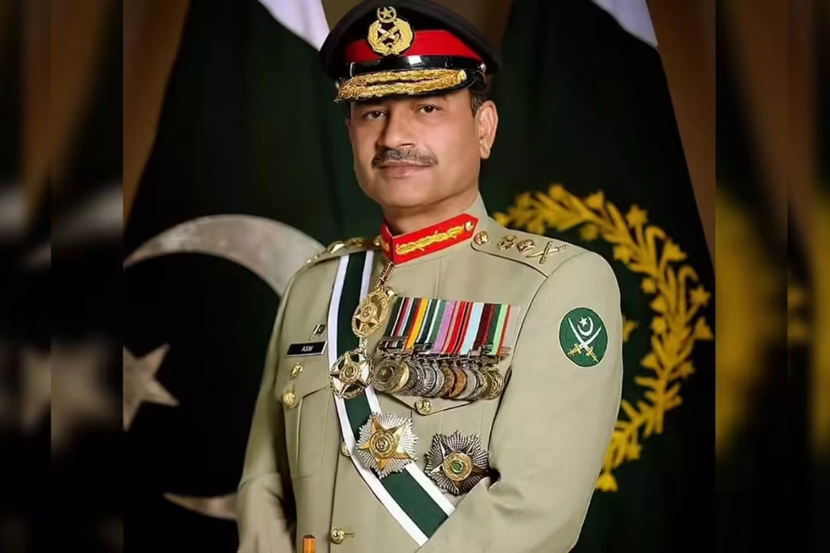 Viral Video Shows Afghan Admiration for Pakistan Army Leadership