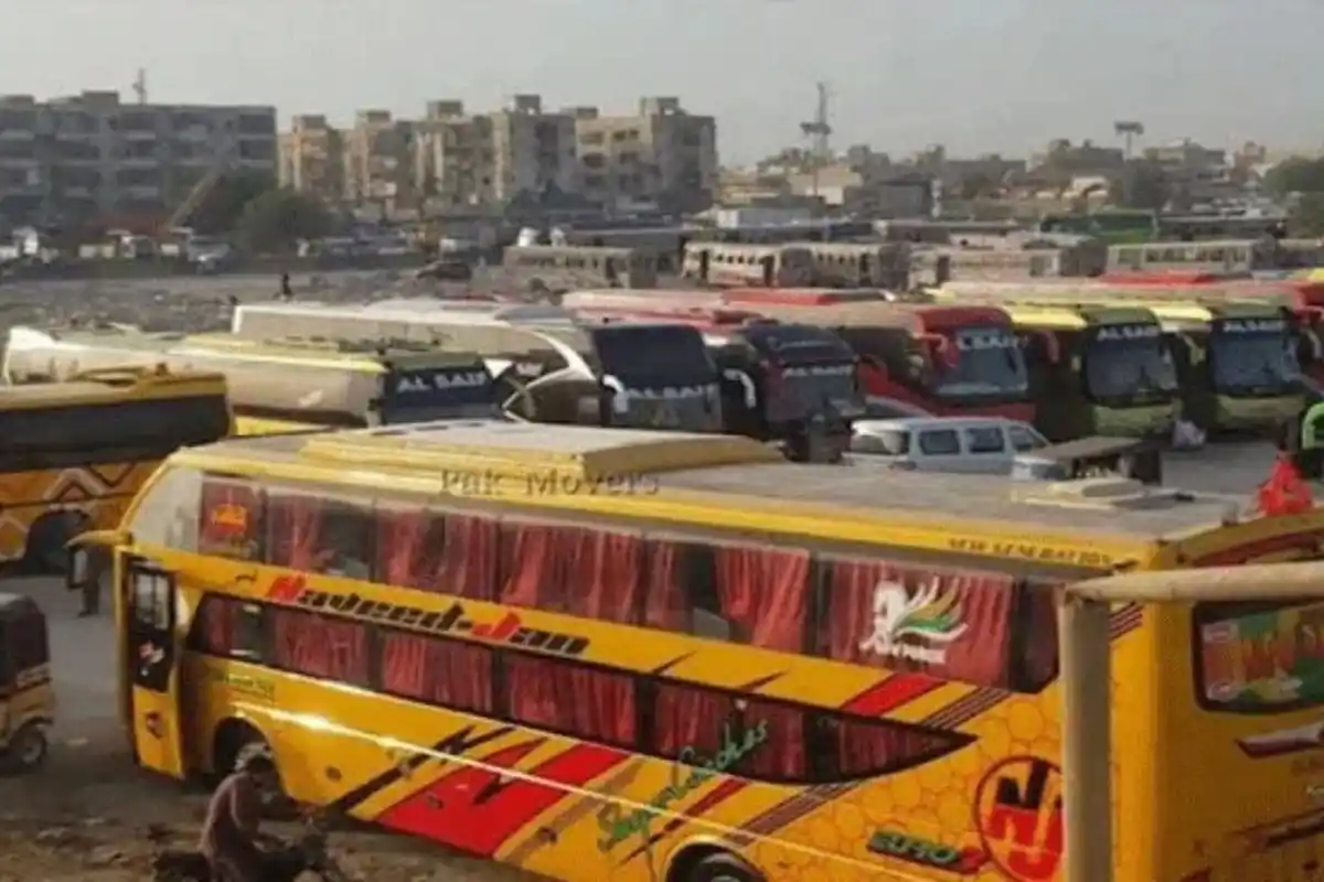 Karachi Cracks Down on Bus Overcharging Ahead of Eid with 1,440 Inspections