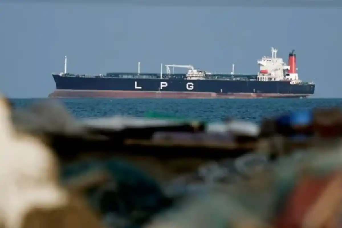 Iran Declares Strait of Hormuz Open to All Except ‘Enemy-Linked’ Vessels Amid Rising Tensions