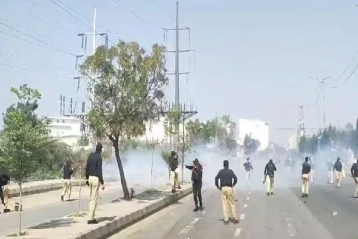 Ten Dead, Dozens Injured in Karachi as Protests Over Khamenei’s Martyrdom Spread Across Cities