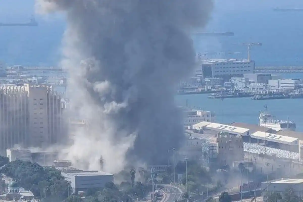 Loud Explosions Reported in Haifa, According to Israeli Media