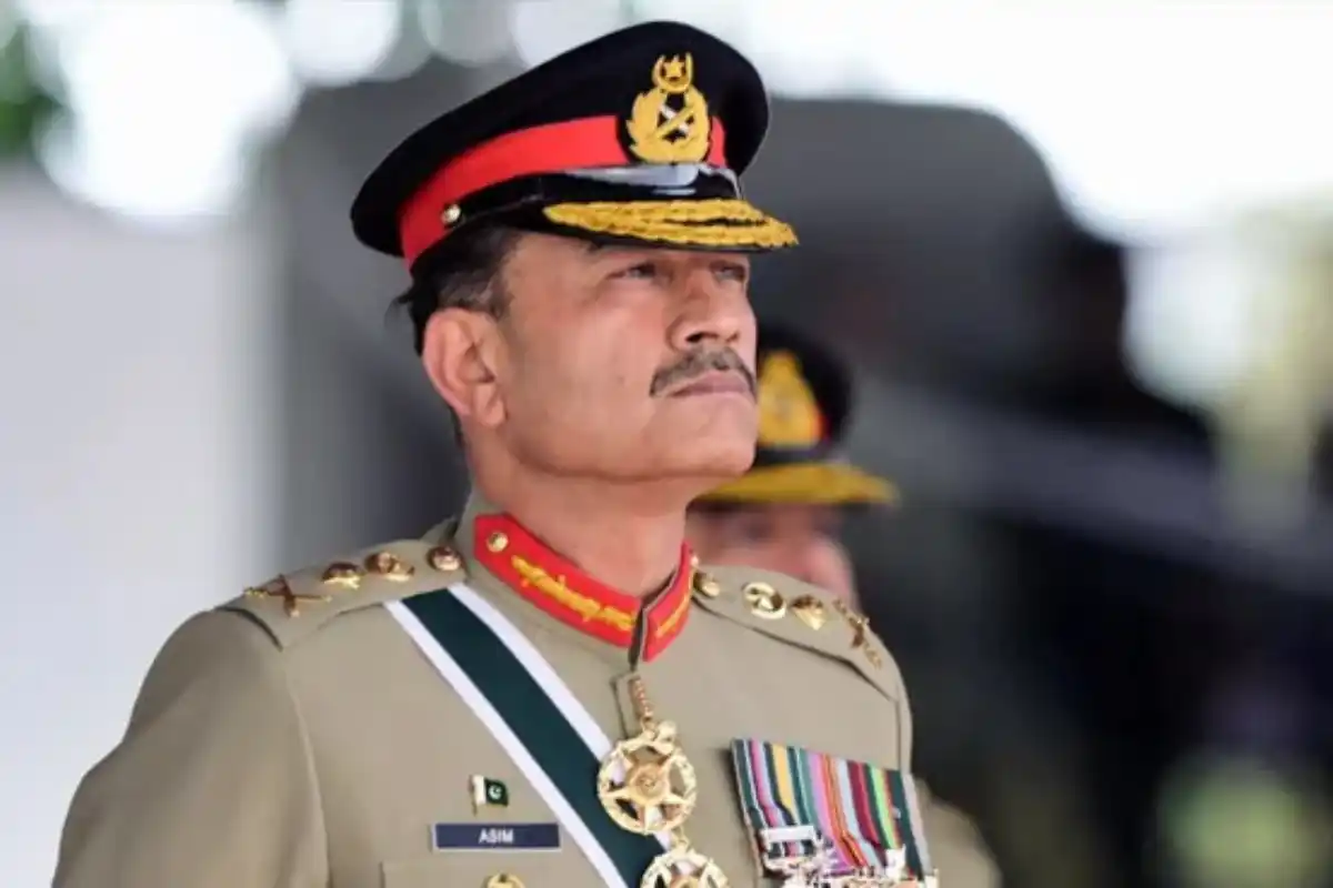 Field Marshal visits South Waziristan, Reviews Security & Honors Martyrs