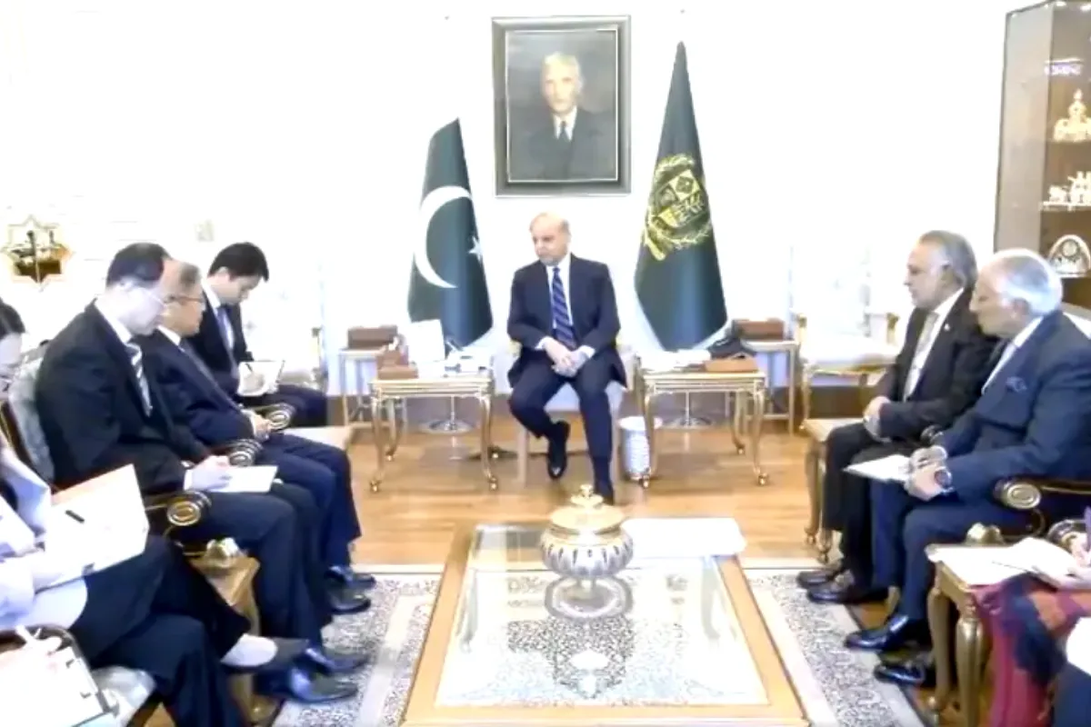 PM Shehbaz highlights Pakistan’s de-escalation role amid Mideast tensions in meeting with Chinese envoy