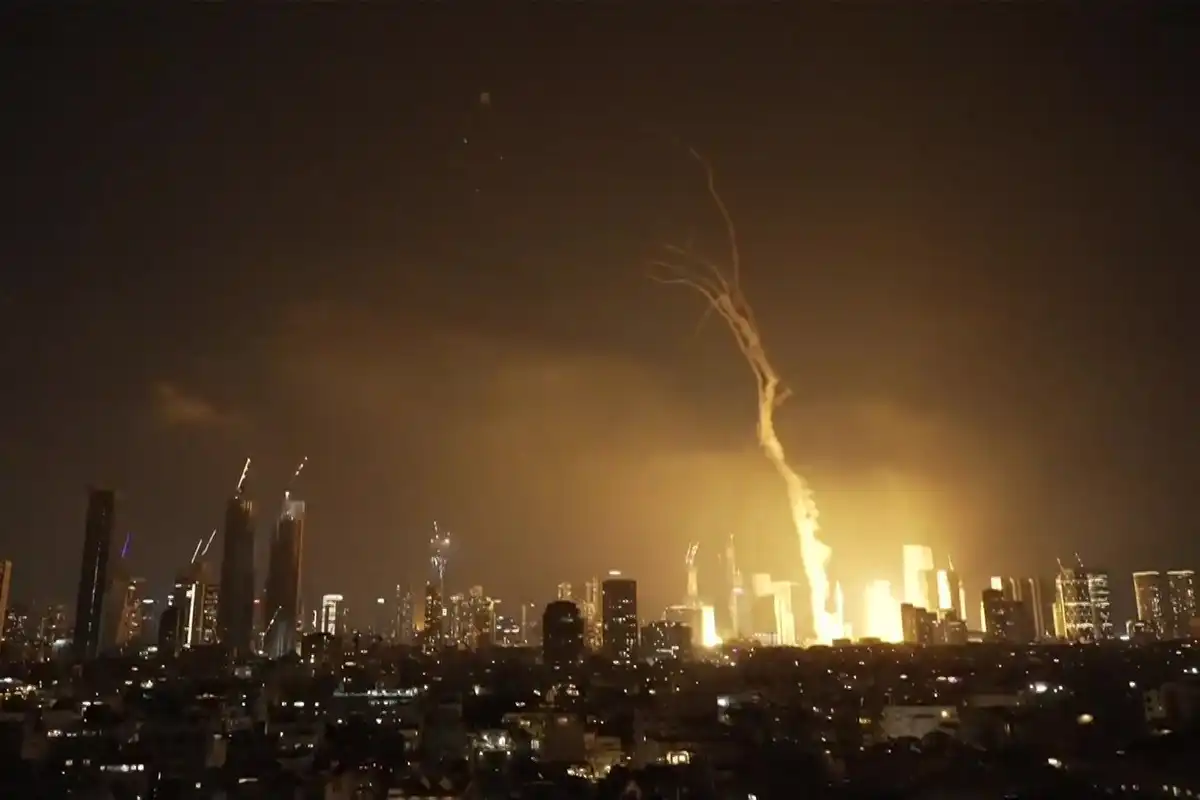Destruction Scenes in Tel Aviv as Missile Attacks Shake Underground Tunnels